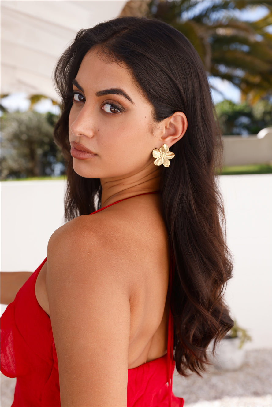Isira Fave Blumenohrringe 18K vergoldet